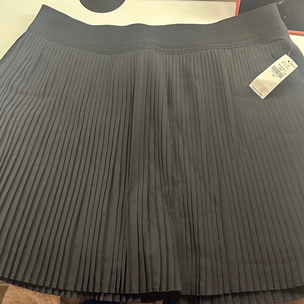 Old Navy Black Pleated Skirt